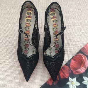 Gucci Virginia Leather and Lace Pump